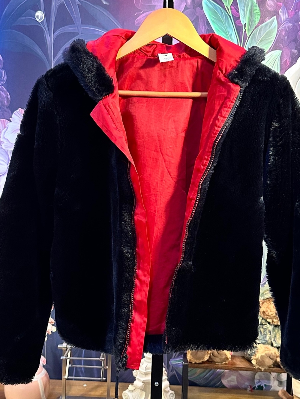GAP XXL Faux Fur Jacket Black Embroidered Heart Red Lining Hooded Zip Closure